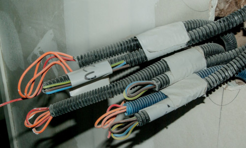 Zastosowanie peszli i rur kablowych w instalacji elektrycznej